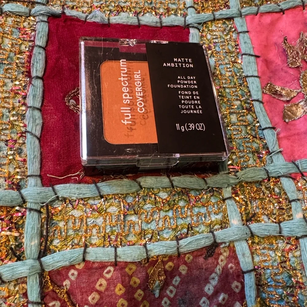 COVERGIRL Full Spectrum Matte Ambition Foundation - Warm Brown
